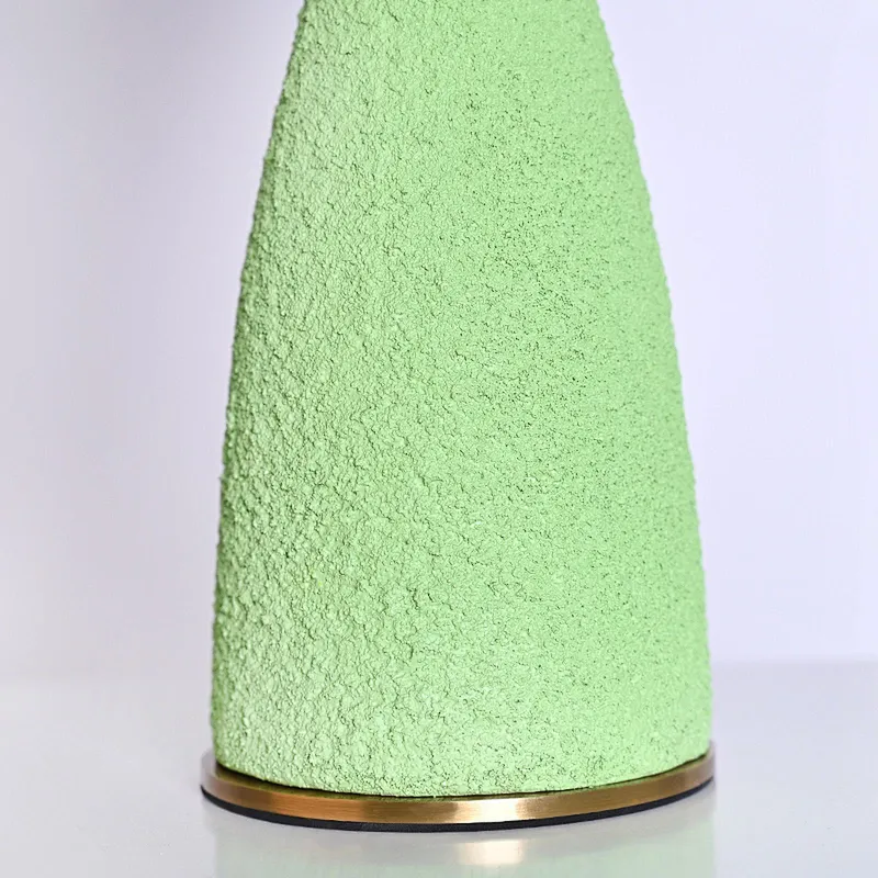 Elegant magical-drip dimmable green solid resin desk table lamp